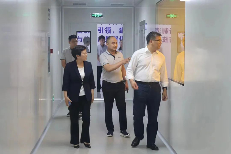 胡军、李凤芝、魏宁娣一行调研雷神研究院建设情况