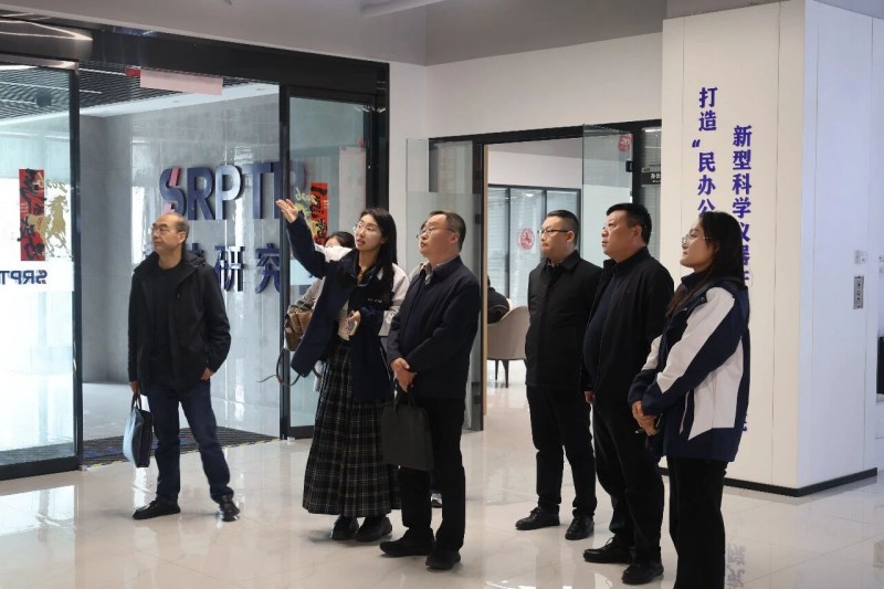 河南水利与环境职业学院副校长王玉振一行莅临雷神研究院考察交流
