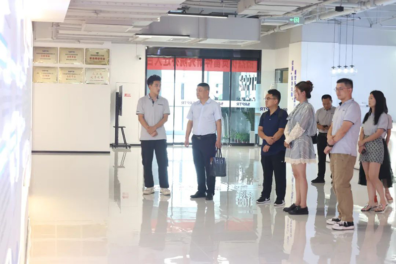 中科曙光河南公司副总经理朱长军一行到访雷神研究院