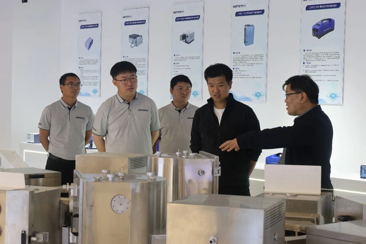 北京理工大学集成电路与电子学院张帅龙教授莅临雷神研究院考察交流